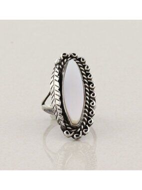 Sterling Silver Mother of Pearl Ring Size 7 3/4